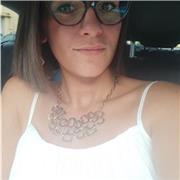 Laureata in diritto del lavoro e delle relazioni industriali. Dipendente presso Unicredit